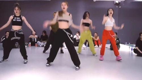 丰收喜悦成人舞蹈视频大全,成人舞蹈视频大全精选回顾-第1张图片-午夜成人福利影院