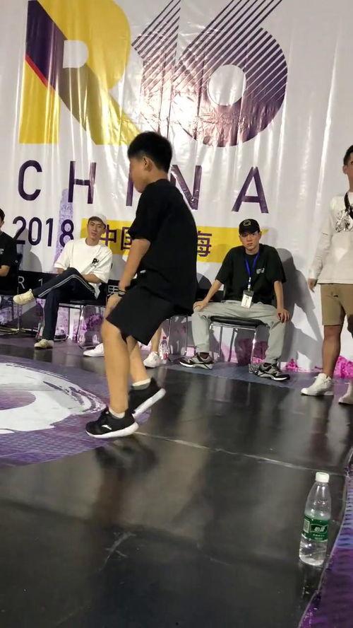 泰国成人街舞大赛视频,激情四溢的舞蹈盛宴-第3张图片-午夜成人福利影院 泰国成人街舞大赛视频,激情四溢的舞蹈盛宴-第3张图片-午夜成人福利影院