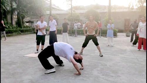 跪下腰成人拉伸视频教学,轻松掌握全身舒展技巧-第3张图片-午夜成人福利影院